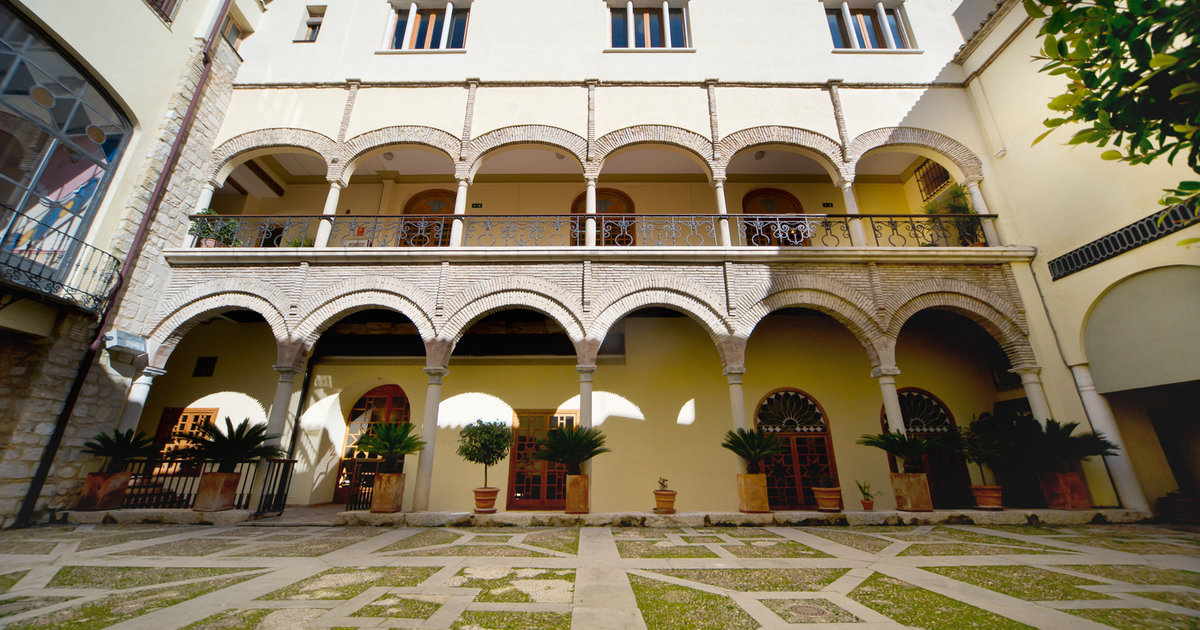 Palacio del Condestable Iranzo — Lugares míticos de Jaén